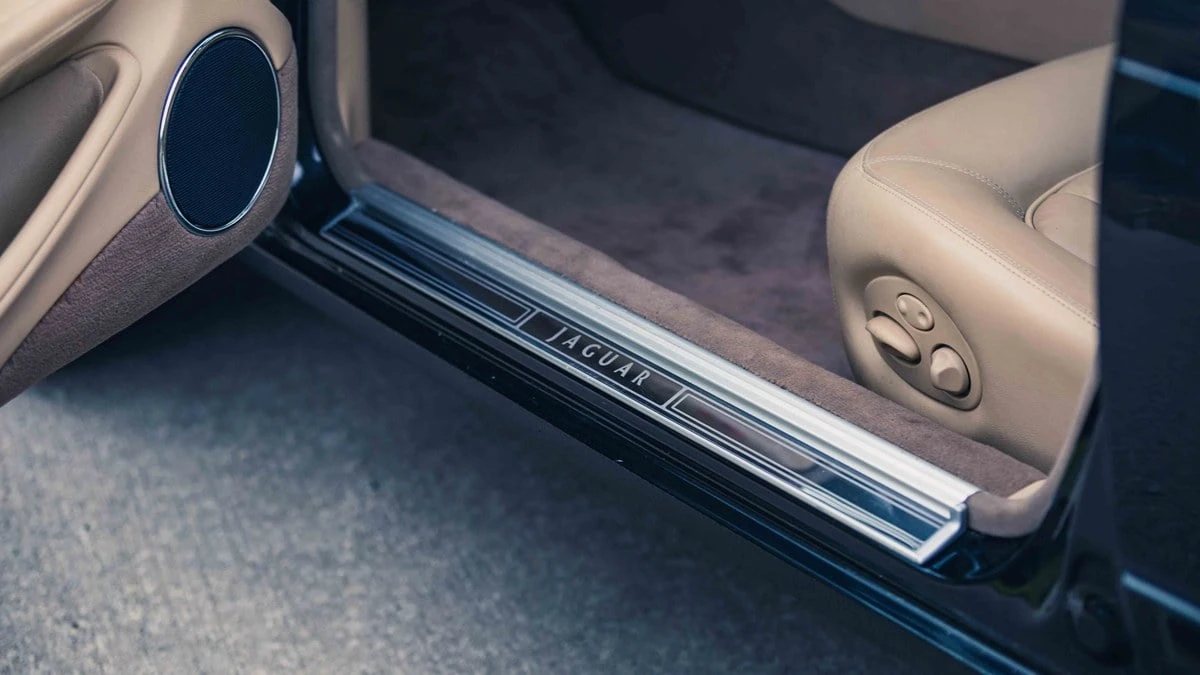 2001 Jaguar X308 XJ - Image 24 of 31