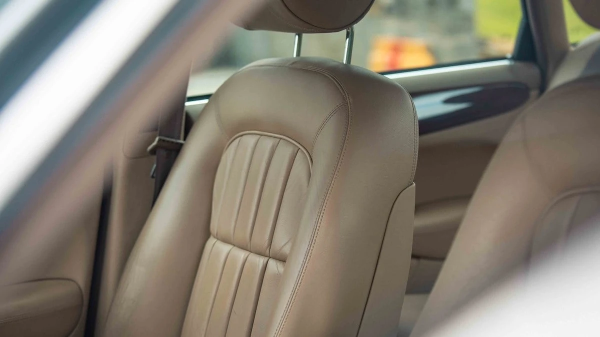 2001 Jaguar X308 XJ - Image 25 of 31