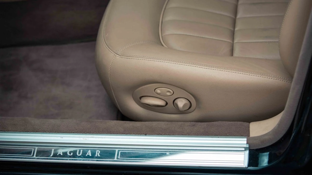 2001 Jaguar X308 XJ - Image 27 of 31