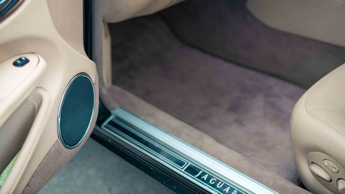2001 Jaguar X308 XJ - Image 29 of 31