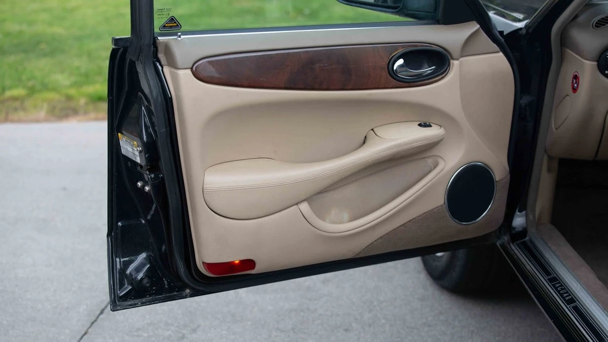 2001 Jaguar X308 XJ - Image 15 of 31
