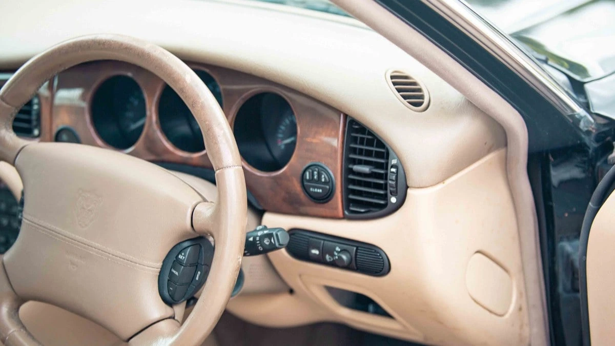 2001 Jaguar X308 XJ - Image 11 of 31