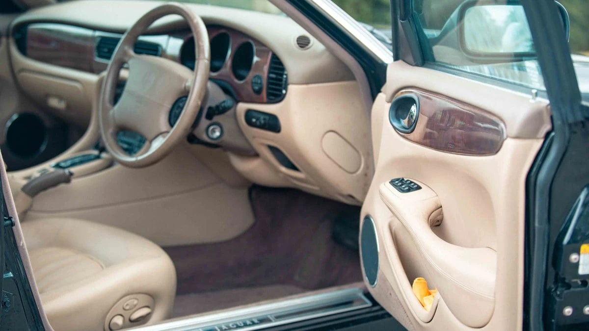 2001 Jaguar X308 XJ - Image 12 of 31