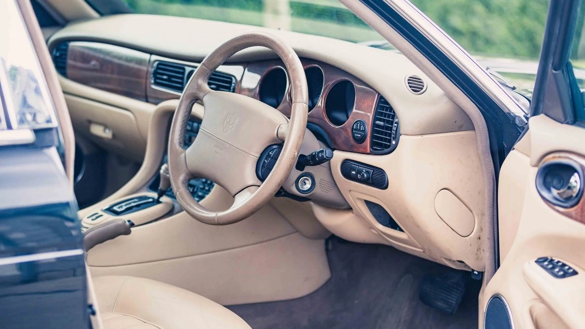 2001 Jaguar X308 XJ - Image 13 of 31