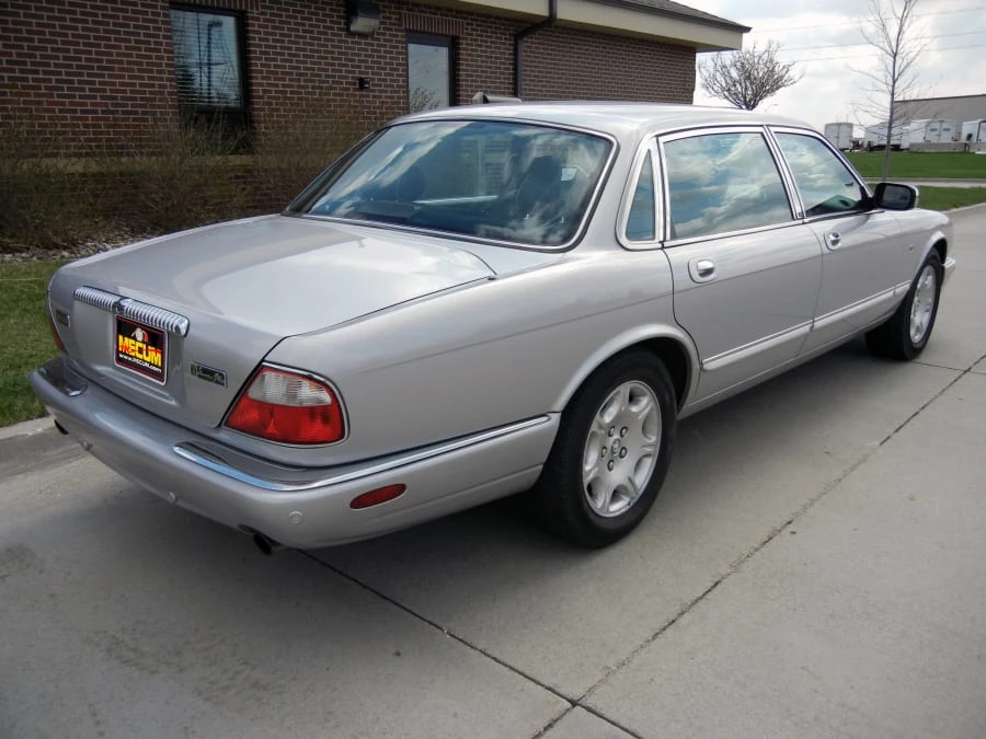 2001 Jaguar X308 XJ - Image 2 of 8
