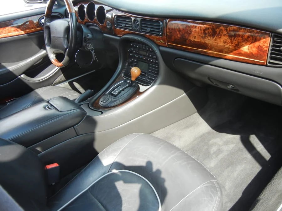 2001 Jaguar X308 XJ - Image 5 of 8