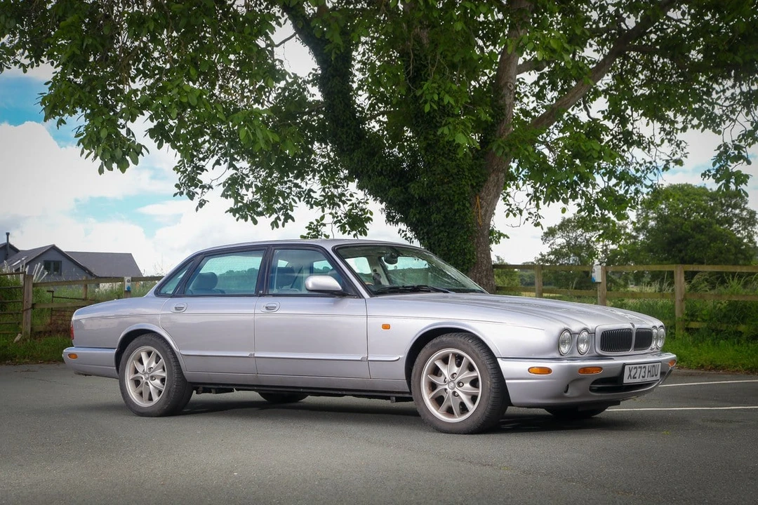 2001 Jaguar X308 XJ - Image 8 of 30