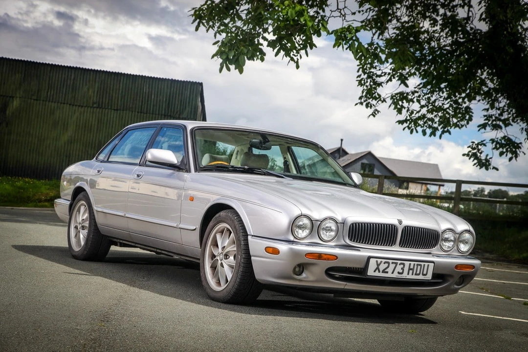 2001 Jaguar X308 XJ - Image 13 of 30
