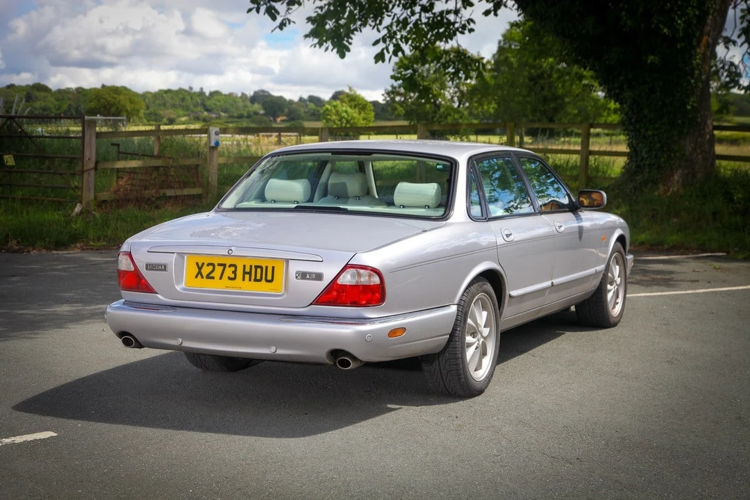 2001 Jaguar X308 XJ - Image 5 of 30