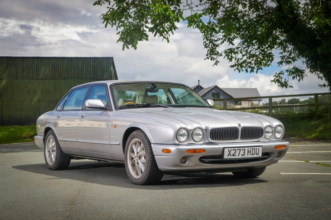 2001 Jaguar X308 XJ - Image 12 of 30