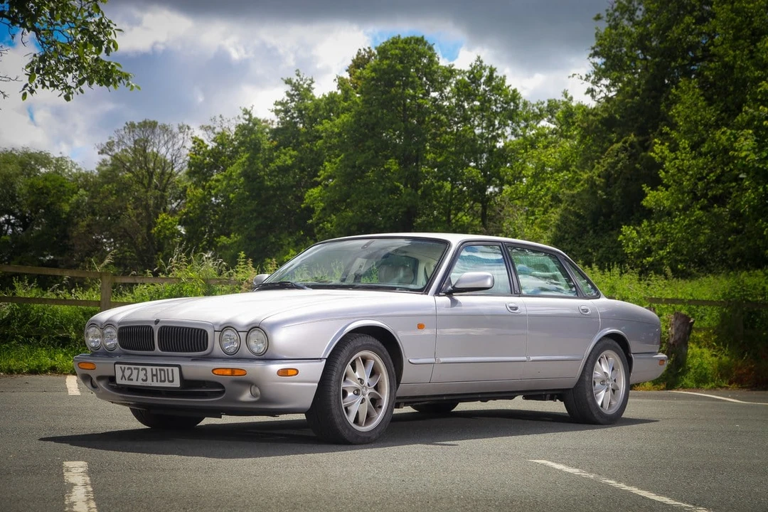 2001 Jaguar X308 XJ - Image 6 of 30