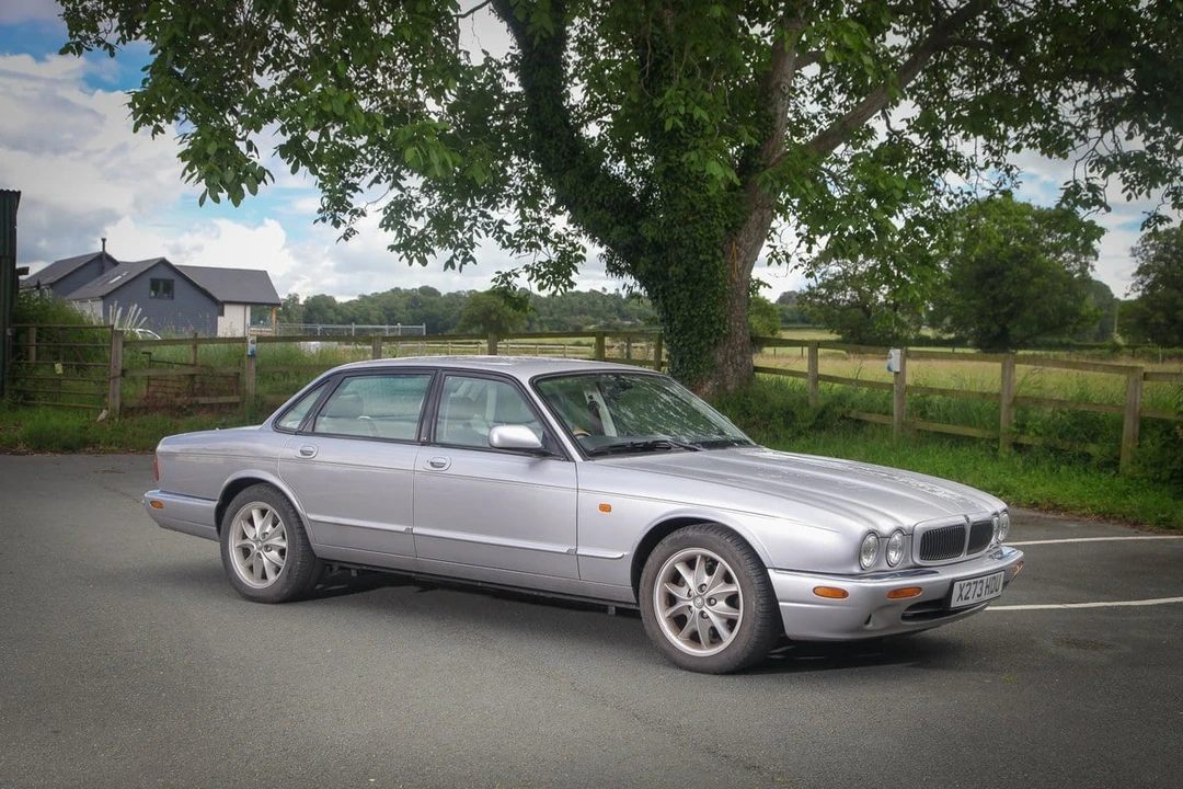 2001 Jaguar X308 XJ - Image 10 of 31