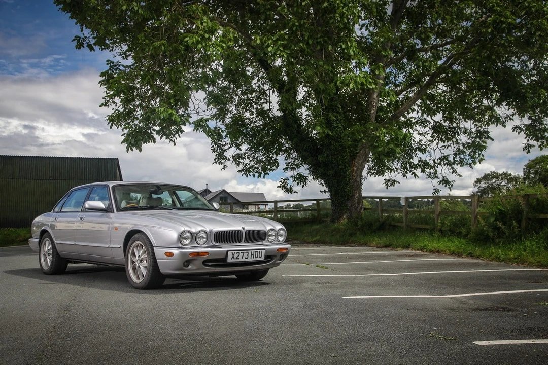 2001 Jaguar X308 XJ - Image 14 of 31