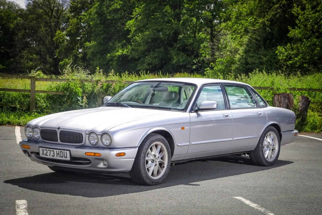 2001 Jaguar X308 XJ - Image 3 of 31
