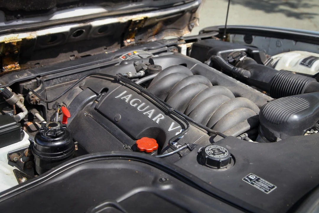 2001 Jaguar X308 XJ - Image 4 of 31