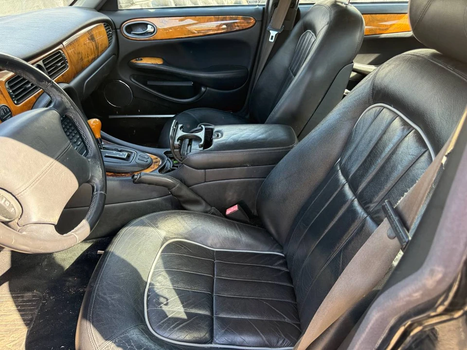 2001 Jaguar X308 XJ - Image 6 of 10