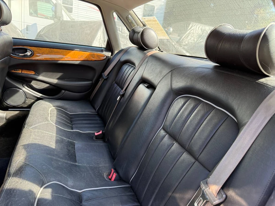 2001 Jaguar X308 XJ - Image 9 of 10