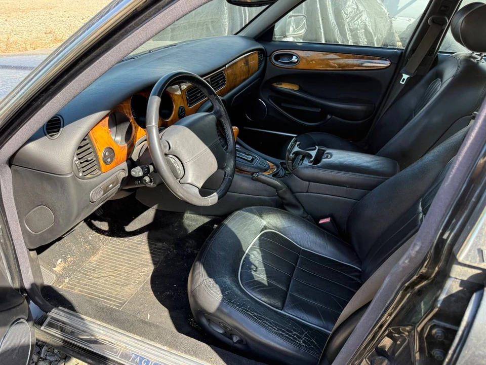 2001 Jaguar X308 XJ - Image 5 of 10
