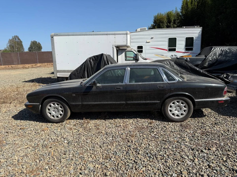 2001 Jaguar X308 XJ - Image 4 of 10
