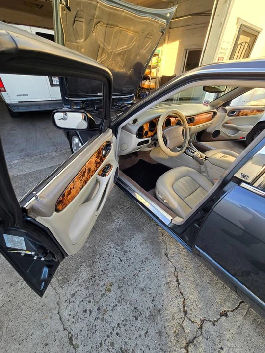 2001 Jaguar X308 XJ - Image 11 of 15