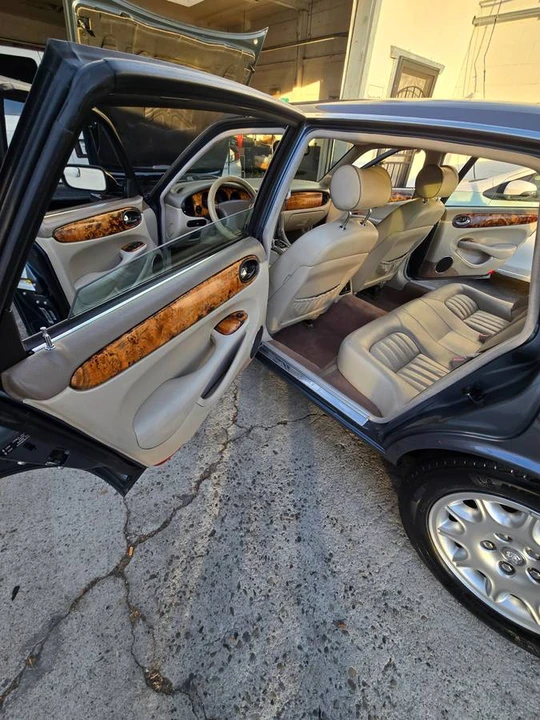2001 Jaguar X308 XJ - Image 13 of 15