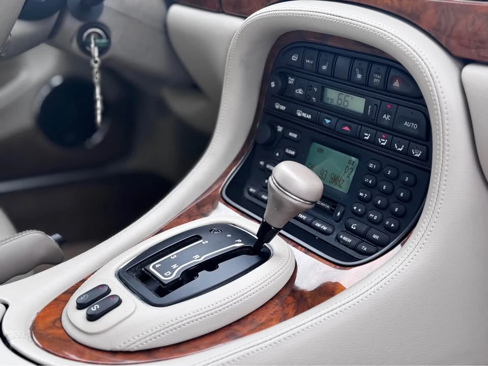 2001 Jaguar X308 XJ - Image 13 of 19