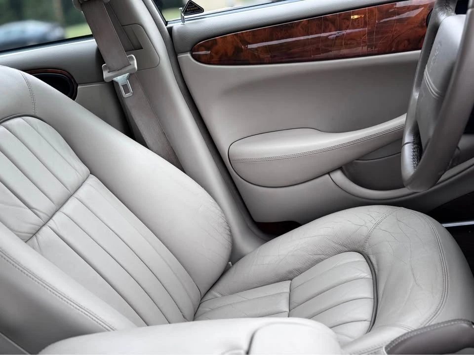 2001 Jaguar X308 XJ - Image 14 of 19