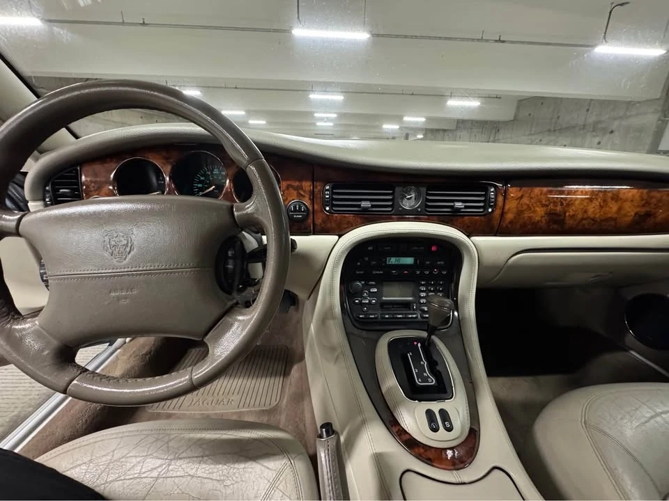 2001 Jaguar X308 XJ - Image 11 of 14