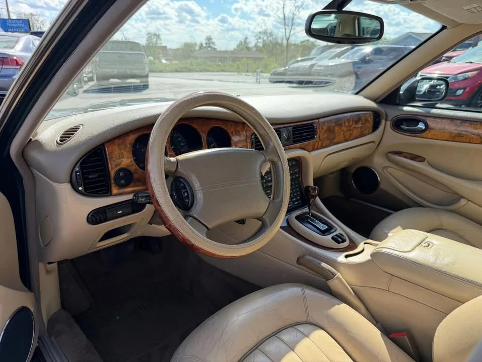 2001 Jaguar X308 XJ - Image 10 of 20
