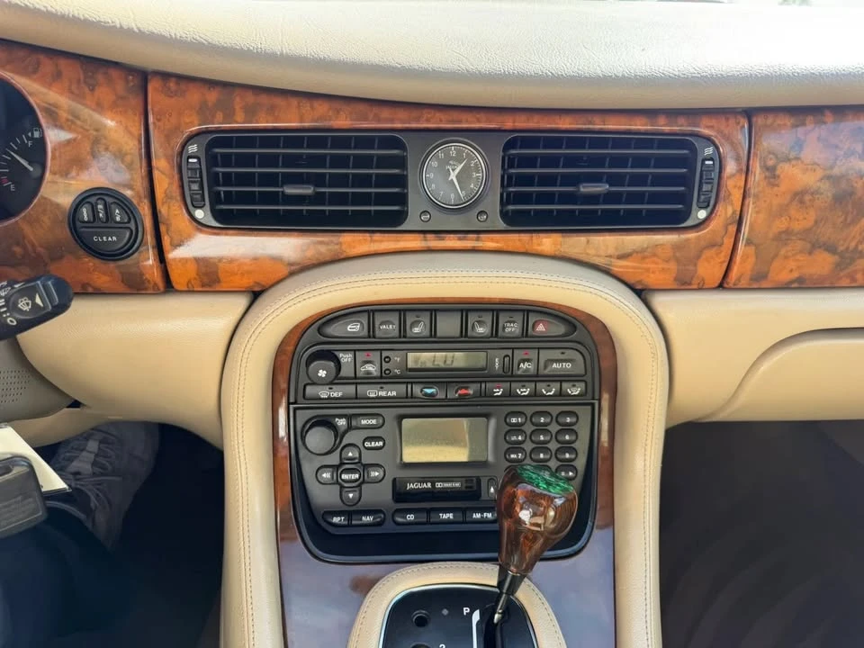 2001 Jaguar X308 XJ - Image 18 of 20