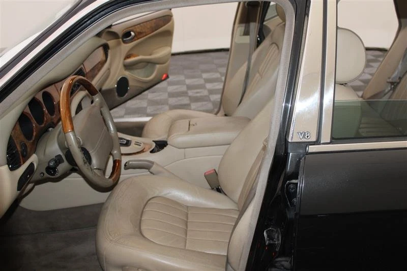 2001 Jaguar X308 XJ - Image 9 of 15