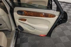 2001 Jaguar X308 XJ - Image 10 of 15