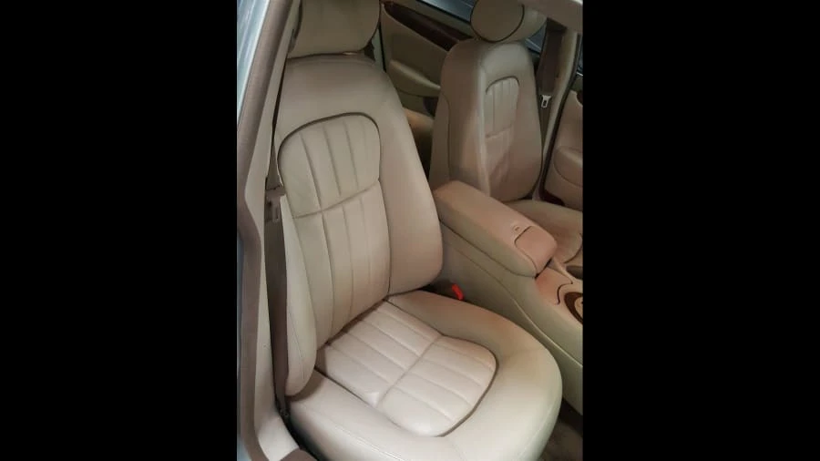 2001 Jaguar X308 XJ - Image 8 of 12
