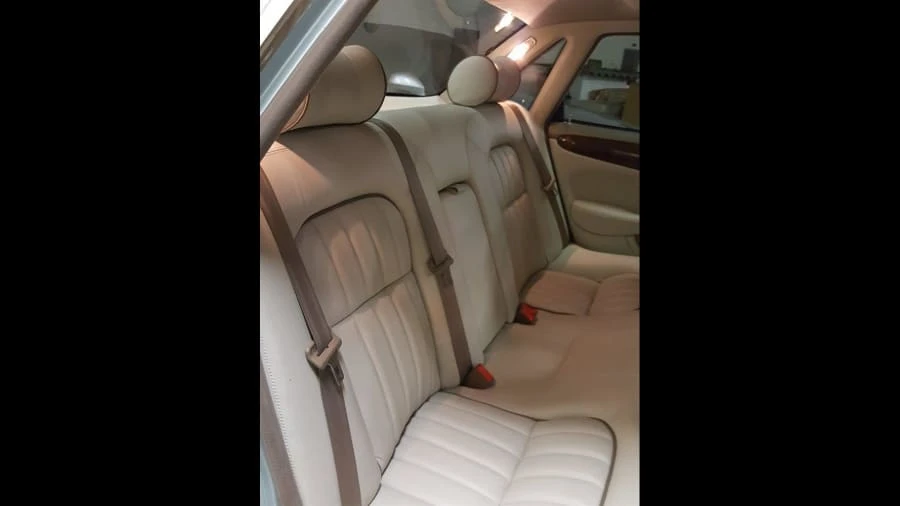 2001 Jaguar X308 XJ - Image 7 of 12