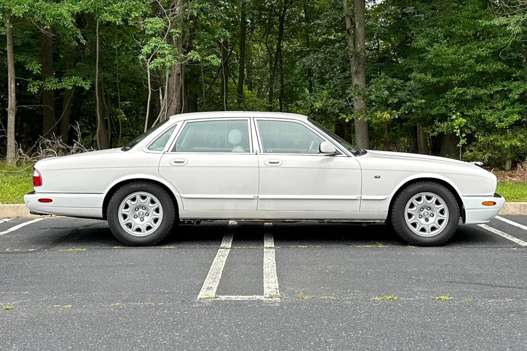 2001 Jaguar X308 XJ - Image 3 of 31