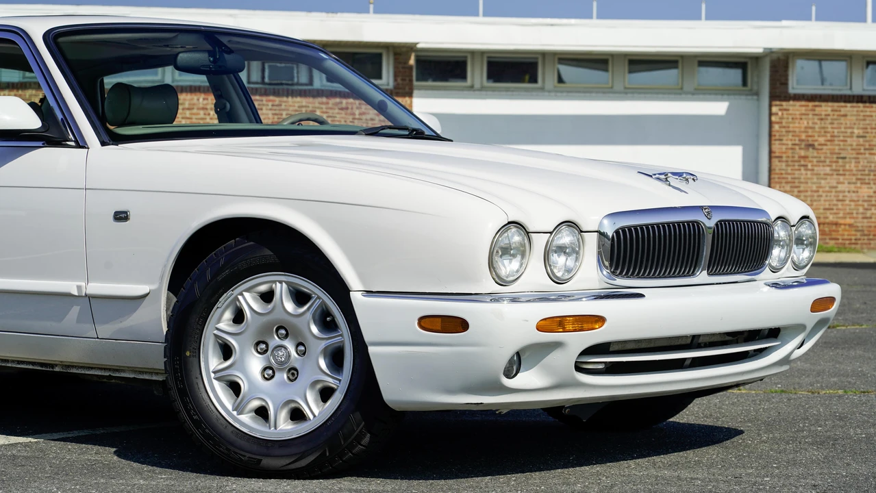 2001 Jaguar X308 XJ - Image 31 of 31