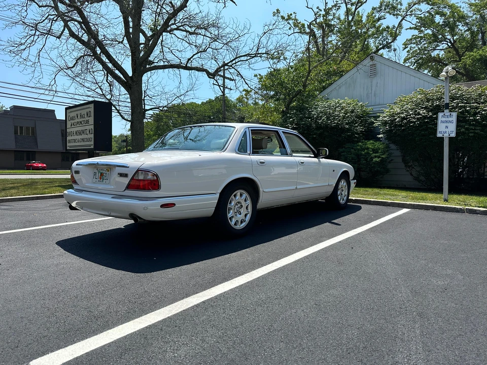 2001 Jaguar X308 XJ - Image 8 of 31