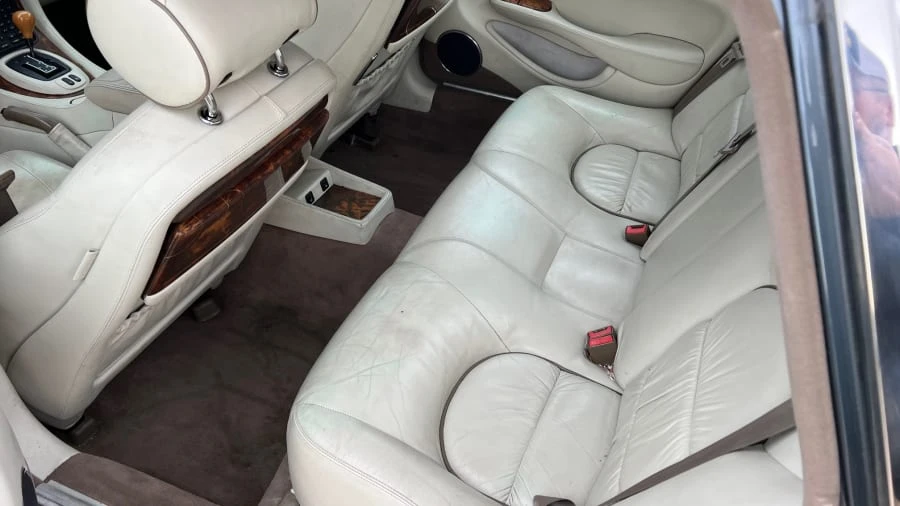 2001 Jaguar X308 XJ - Image 5 of 11