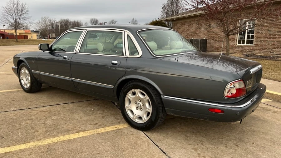 2001 Jaguar X308 XJ - Image 10 of 11
