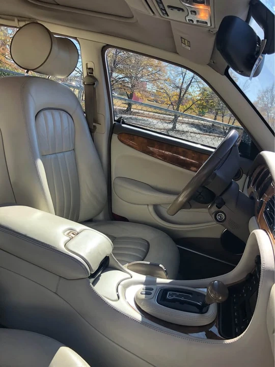 2001 Jaguar X308 XJ - Image 4 of 10