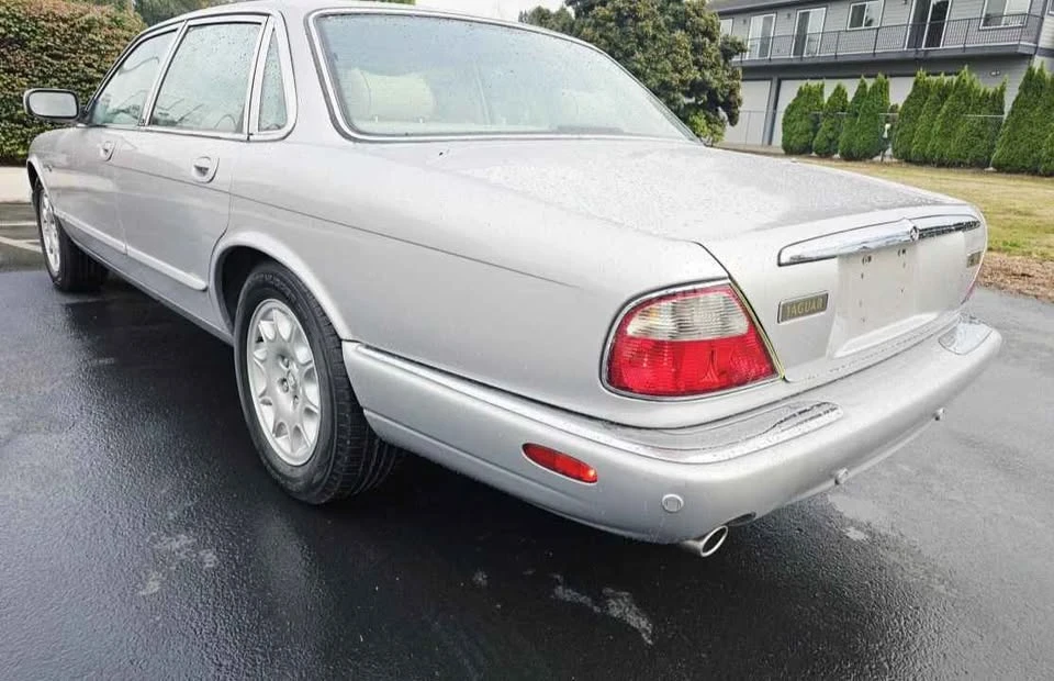 2001 Jaguar X308 XJ - Image 3 of 17