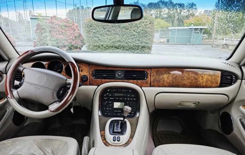2001 Jaguar X308 XJ - Image 13 of 17