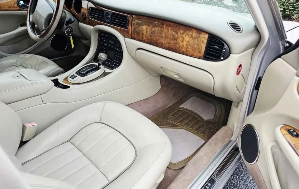 2001 Jaguar X308 XJ - Image 11 of 17