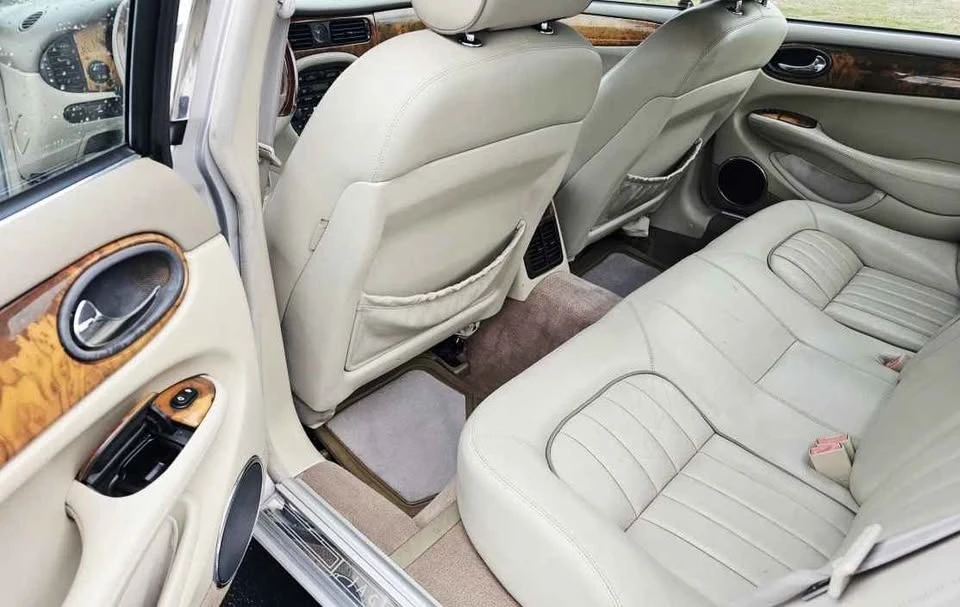 2001 Jaguar X308 XJ - Image 10 of 17