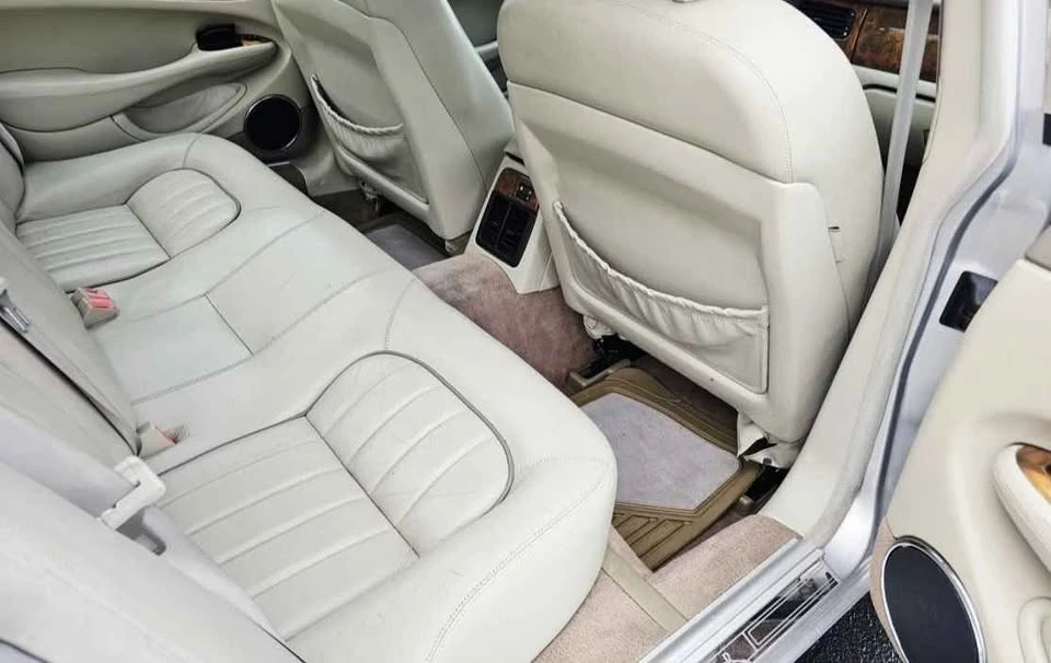 2001 Jaguar X308 XJ - Image 12 of 17