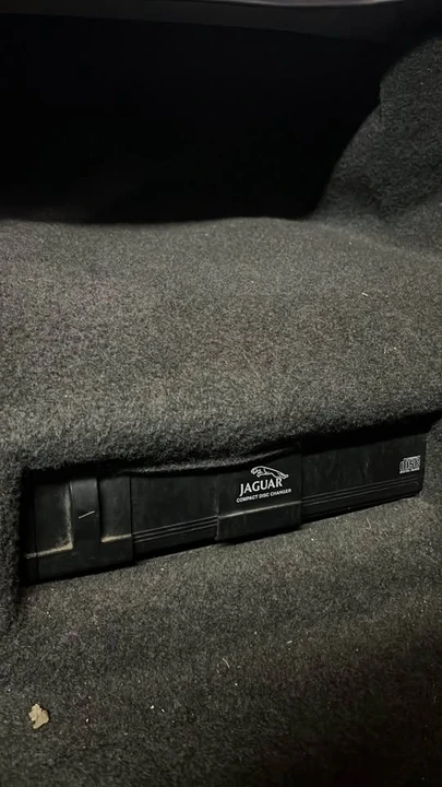 2001 Jaguar X308 XJ - Image 12 of 13