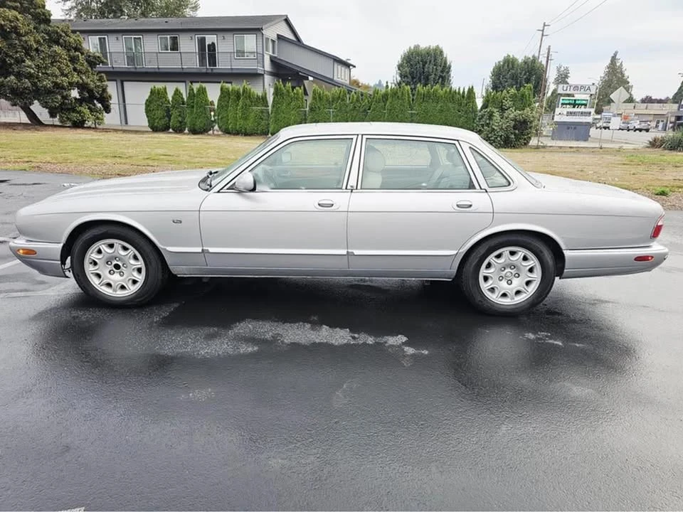 2001 Jaguar XJ Series 4 - Image 2 of 17