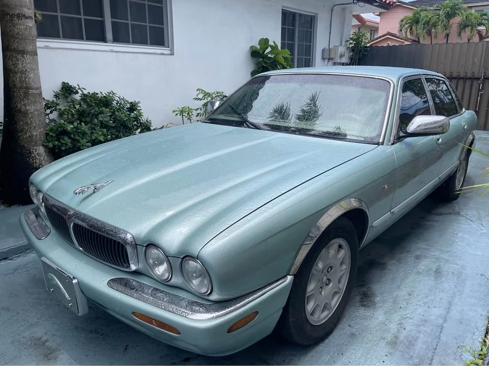 2001 Jaguar X308 XJ - Image 2 of 8