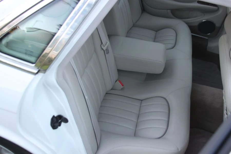 2001 Jaguar X308 XJ - Image 4 of 8