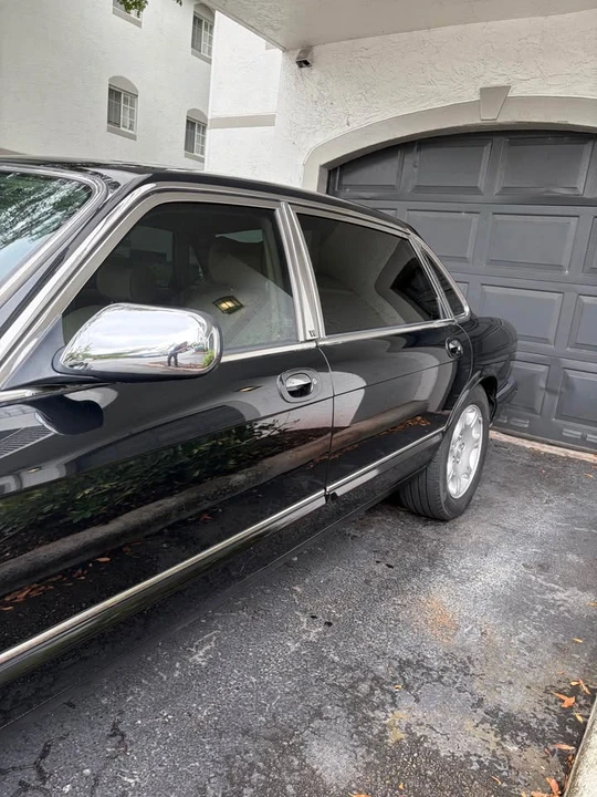2001 Jaguar X308 XJ - Image 3 of 10